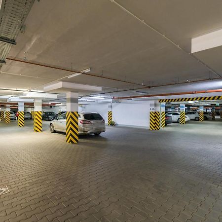 Wilczak Apartment With Free Garage Poznan By Noclegi Renters Bagian luar foto