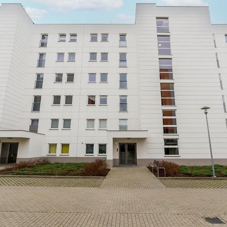 Wilczak Apartment With Free Garage Poznan By Noclegi Renters Bagian luar foto