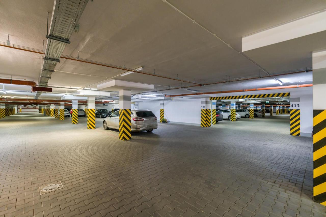 Wilczak Apartment With Free Garage Poznan By Noclegi Renters Bagian luar foto