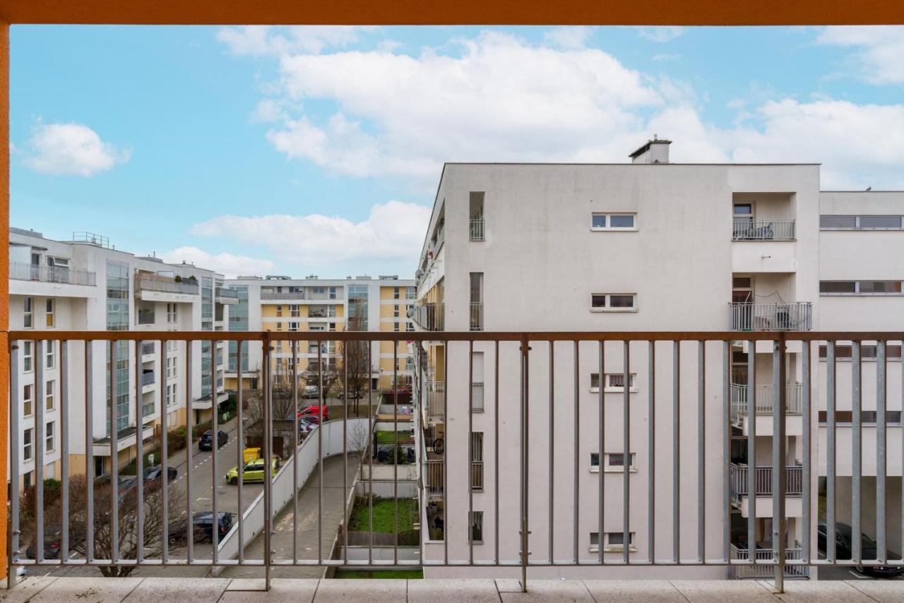 Wilczak Apartment With Free Garage Poznan By Noclegi Renters Bagian luar foto